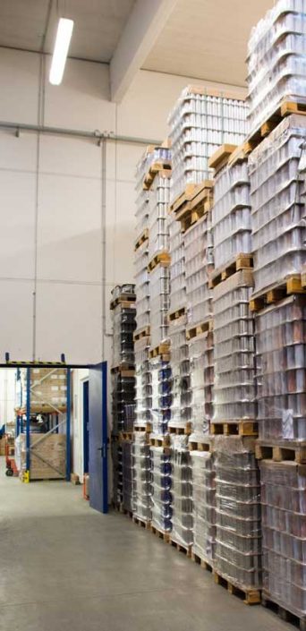 Aerosol-Dosen im Lager